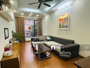 bán nhà giảng võ la thành,gara ô tô,nhà đẹp,full nội thất,trước nhà ô tô tránh ,3 thoáng , rât hiếm