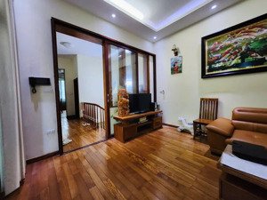 căn góc 3 thoáng - 54m2 5 tầng/6 ngủ - hoàng quốc việt - cầu giấy - mua ở hoặc đầu tư đều tốt.