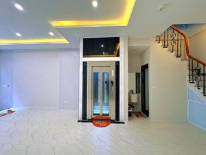 giáp xuân la, ngoại giao đoàn, xây mới 6 tầng, có thang máy, thông sàn 38m2, căn góc - 10.8 tỷ