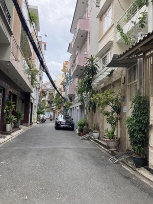 bán chdv p2 tân bình gần sân bay tsn