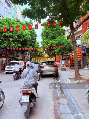 bán nhà mặt phố nghĩa tân - cầu giấy - dt 100m * mt 6m - vỉa hè kdvp ô tô dừng đỗ sầm uất