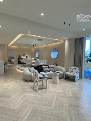 chung cư 143m 1pk-quầy bar 3pn nội thất sang sịn mịn chủ thiết kế.11,6tỷ