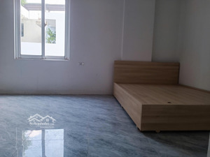 số nhà 75 đường láng ngay mặt đường chính