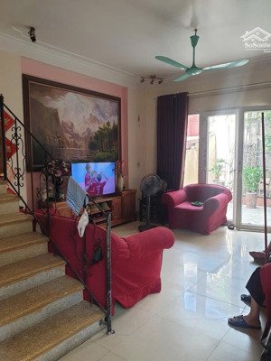 gấp bán nhà siêu diện tích giá cực thích chỉ 24 tỷ phố yên thường 200m 4 tầng mặt tiền 6.4m