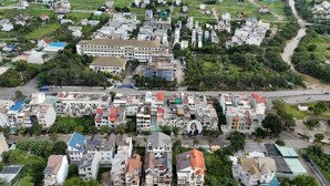 bán lô đất nhà phố dt 9mx18.2m=166m2 kdc kiến á .vị trí đẹp mặt sau đường liên phường. giá 14.9tỷ