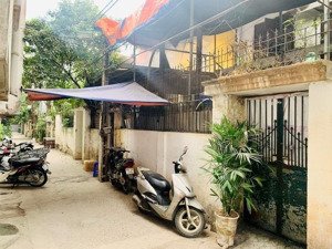 siêu phẩm cầu giấy - ngõ thông kinh doanh ô tô đỗ cửa - nhà 4 tầng dân xây - nhỉnh 12 tỷ