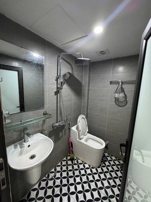 địa chỉ : ngách 50 ngõ 255 cầu giấy
lh : thiết kế: studio vào ở luôn
diện t