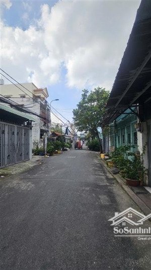 bán nhà bình tân, hơn 4 tỷ xíu, 60m2, view đẹp