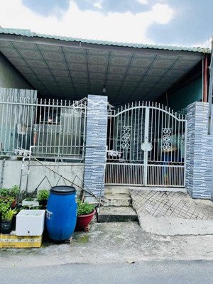 chủ kẹt tiền cần bán căn nhà cấp 4 dt 349m2 mặt tiền đ.tl7, phước thạnh, giá 2 tỷ, sổ hồng riêng