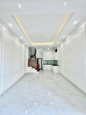 bán nhà lai xá- trinh văn bô- phú diễn 5 tầng 4 ngủ ô tô đỗ cửa