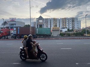 tòa căn hộ dòng tiền siêu rẻ - đường 48m, lề 4,5m mặt tiền 9.6m