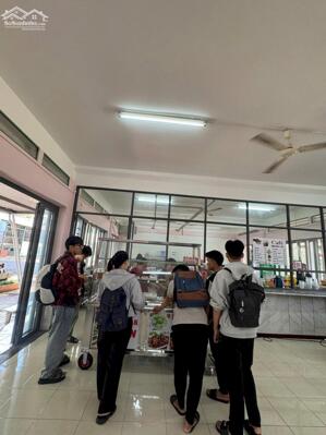 GẤP - MÌNH CẦN SANG LẠI CĂN TIN TRƯỜNG Ở THỦ ĐỨC