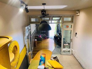 nhà chính chủ bán gấp, thành thái q10, dt: 60m², 2 tầng, 3pn - hẻm xe hơi - 11.5 tỷ thương lượng