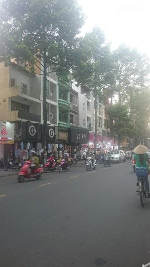 hot bán mt 3 tháng 2 p14 quận 10. dt 4.1x25m, ctxd 7 tầng, 60tr/th, giá chỉ 34.9 tỷ