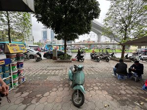 nhà mặt phố ngã 6 trường chinh. thang máy, vỉa hè đá bóng, đầy đủ pccc chỉ 26 tỷ