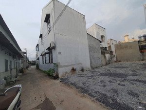 bán đất phú lợi gần bên đh bình dương. ngang 5,8m