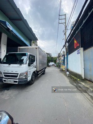 bán cặp xưởng mã lò hẻm xe tải - dt: 8,2m x 30m - vuông vức - riêng 2 sổ - giá: 12,5 tỷ tl.