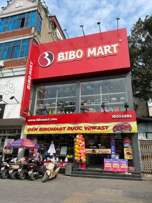 cho thuê nhà 120m2 x 2 tầng, mặt tiền lô góc 8m, vị trí đẹp gần ngân hàng láng hạ, lh 