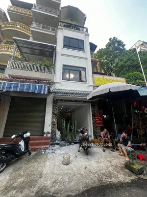 ngõ 89 lạc long quân 40 m x 4 tầng- mt 3.5m. - chào 16.5 tỷ bay nhanh