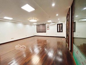 cho thuê biệt thự mỹ đình 2 phố lưu hữu phước. dt 200m2 x 4t, mt 10m. giá 40tr có tl