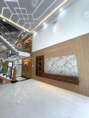 bán nhà 5 tầng đẹp xuất sắc tại lê văn quới, 7 tỷ, 68m2