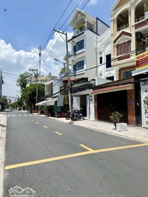 ,nhà bè _ mặt tiền kinh doanh đẹp nhất thị trấn lhuỳnh thị đồng - 56m2 - 4 tầng - giá 9.3 tỷ