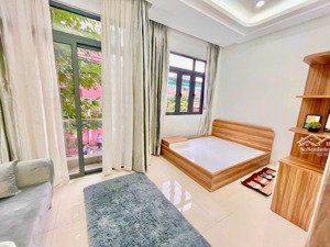 cuối tháng ngay phan xích long trống căn 1 phòng ngủ ban công thoáng, bếp siêu rộng