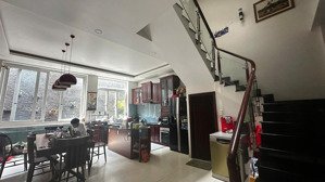 cho thuê nhà 3 lầu đối diện công viên kdc tân quy đông p.tân phong q7