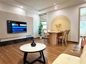 chủ nhà cần cc 2pn, 2wc tại hà nội center point, 2 7 lê văn lương,giá 7,6 tỷ, bc đn,lh 