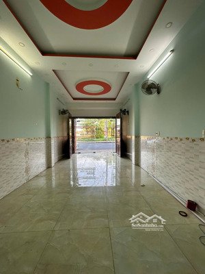 cho thuê mặt bằng ngay mặt tiền đường lớn (phù hợp làm văn phòng, kho, kinh doanh)