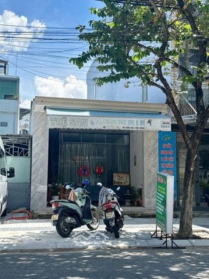 bán đất tặng nhà gác lửng, đang cho thuê 10tr/th, gần biển, đủ tiện ích xung quanh