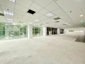 cho thuê văn phòng hạng b quận 3, dt - 220m2, vị trí đẹp, sàn vuông vức, tăng nhận diện thương hiệu