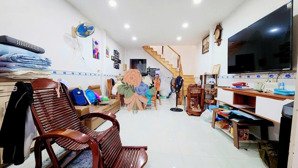 bán nhà thoại ngọc hầu, phú thạnh, tân phú - dt ( 4m x 12m ), 2 tầng mới đẹp - ngay big c phú thạnh