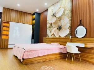 bán nhà 3 tầng, 3pn 3wc nội thất mới tinh- đường 2 ô tô né nhau tại tttp nha trang- giá 6,75 tỷ