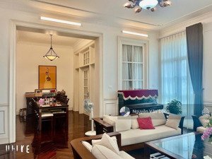 giá cực rẻ - vợ chồng tôi cần bán căn hộ 192m2 the manor, sổ đỏ sẵn giao dịch, nội thất cao cấp