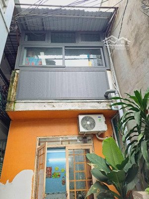 bán nhà đường trương thị hoa 30m², 2tầng, 2pn, dt 3,5*10m, giá 2tỷ hơn, ngay siêu thị mega,