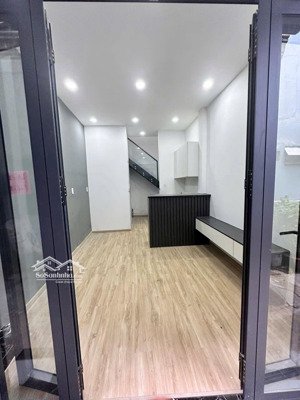 bán nhà sổ đẹp vuông vức - cách 50m ra đường ôtô - đ.trần xuân soạn - q7