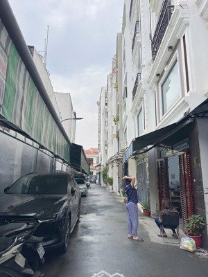 bán nhà hxh p7 - q bình thạnh. dt: 4,5x14m. 5 tầng nhà mới ở ngay . giá 11 tỷ