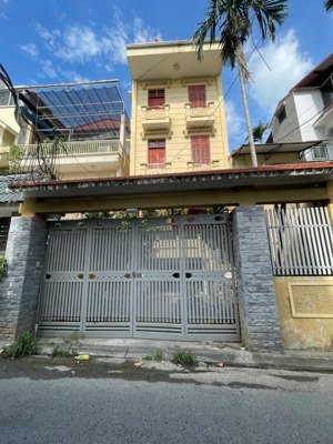 siêu phẩm - ngõ ô tô tránh - ngọc thụy - gara ô tô 7