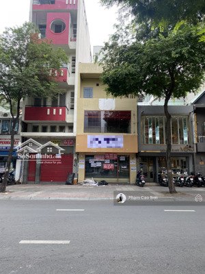 ngang 5m không gian minimal, khu phố nhật hiện đại số 17 lê thánh tôn, quận 1 !!!