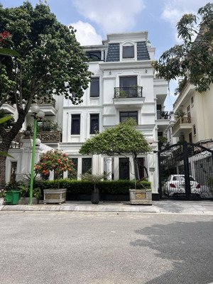 rẻ - hiếm - đẹp... bt kinh doanh đẹp nhất tây nam linh đàm,hơn 200m x 4t, nội thất cao cấp. 73,8 tỷ