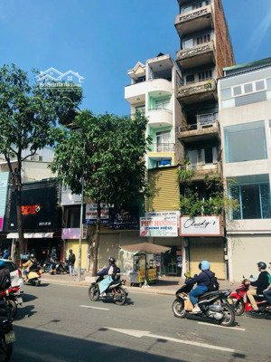 bán gấp nhà mặt tiền quận 5 dt 4 x 34,5m 3 tầng giá 220 triệu/m2