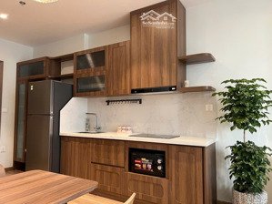 cho thuê căn mezza studio landmark 60m2 sử dụng