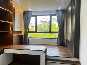 siêu phẩm nhà đẹp lạc long quân 40m- 4 tầng- ô tô vào nhà- kinh doanh tấp nập- thuận tiện di chuyển