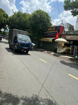 hot bán lô đất hiệp bình phước tặng xưởng 370m2 ngang 10x37m nguồn thu sẵn