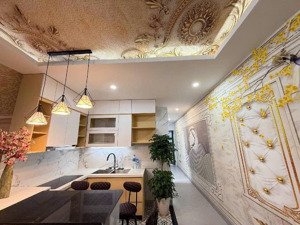 trung tâm hai bà trưng- sổ đỏ riêng, dt 65m2, 3 phòng ngủ- pk, bếp,vs , ngõ rộng. giá nhỉnh 4 tỷ