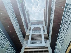 lvcc cần bán toà căn hộ lê văn huân 450 ngang 24 doanh thu 200-250tr giá bán 67ty