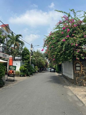 chính chủ càn bán khuôn đất góc 2 mt, thảo điền, q2, diện tích: 20 x25m dtcn 520m2 giá 68 tỷ tl