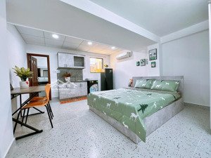 căn hộ studio cửa sổ lớn máy giặt riêng full nội thất cao cấp sát công viên lê thị riêng quận 10