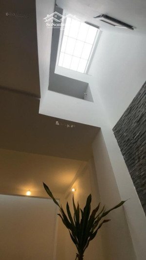 [bình tân]_ bán nhà 3 tầng_ 1/ kênh nước đen _ 64m2 sổ vuông vức _ở ngay_ giá 8,5 tỷ